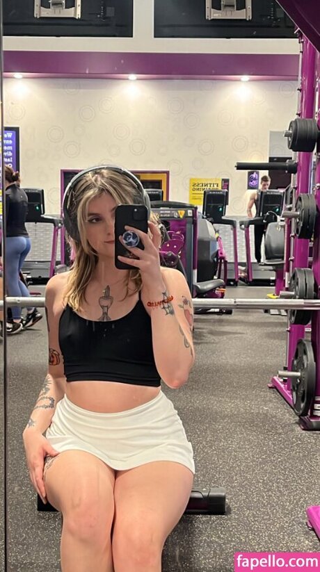 かわいいシーメールオンリーファンズ エロチック 画像