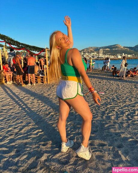 Justinaccessible エロティックなモデル 写真