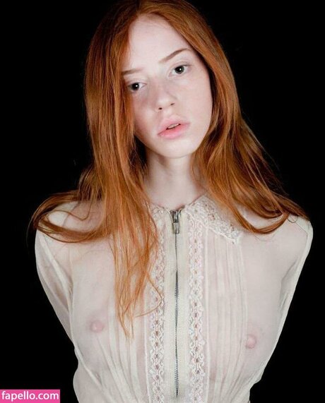 Lily Newmark ポルノスター パーフェクト 写真