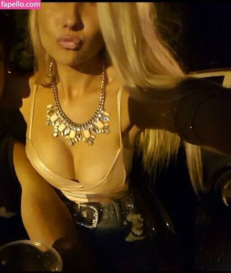 Amber Koltzow Bastick 美しいスター 画像