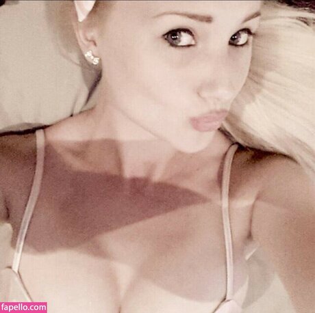 Amber Koltzow Bastick アダルト女優 写真