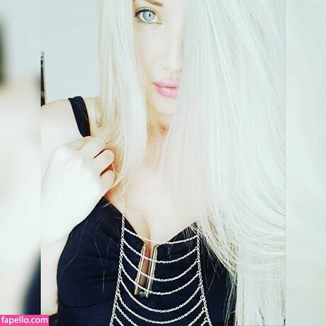 Amber Koltzow Bastick 限定モデル 画像