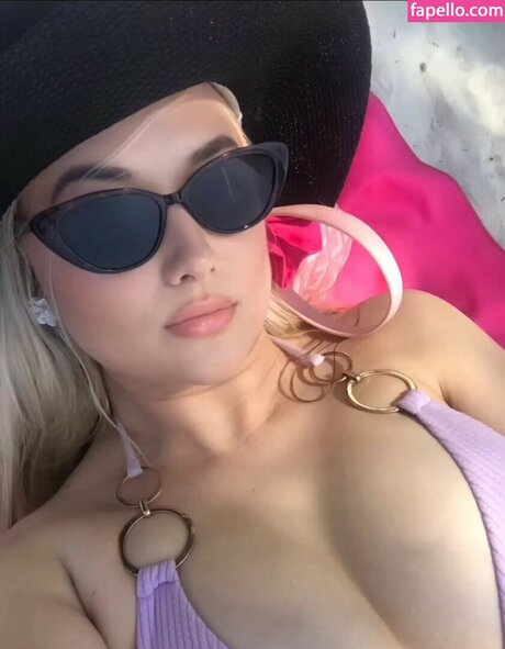 Amber Koltzow Bastick 美しいモデル 写真