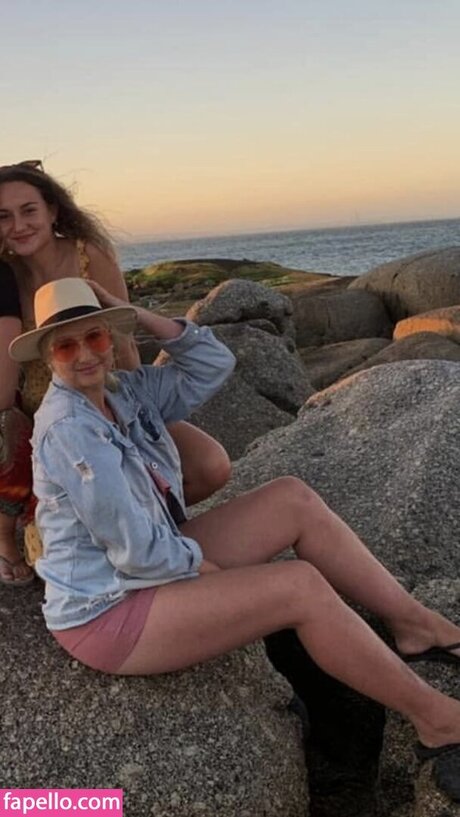 Amber Koltzow Bastick 裸のポルノスター 画像