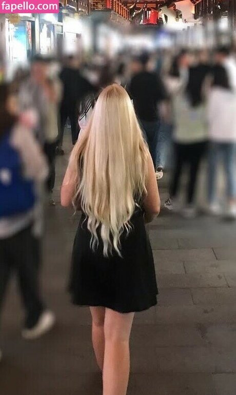 Amber Koltzow Bastick セックスモデル 写真