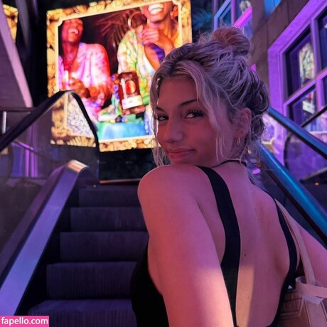 ミニドレス OnlyFans ホットポルノ 画像