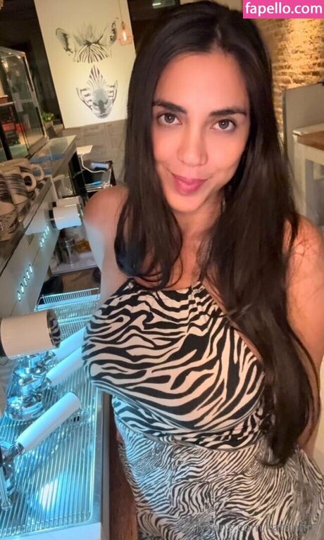 Karen Abalos 美しいスター ギャラリー