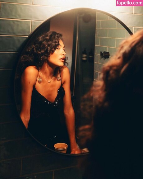 Olivia Dean セクシーなスター ギャラリー