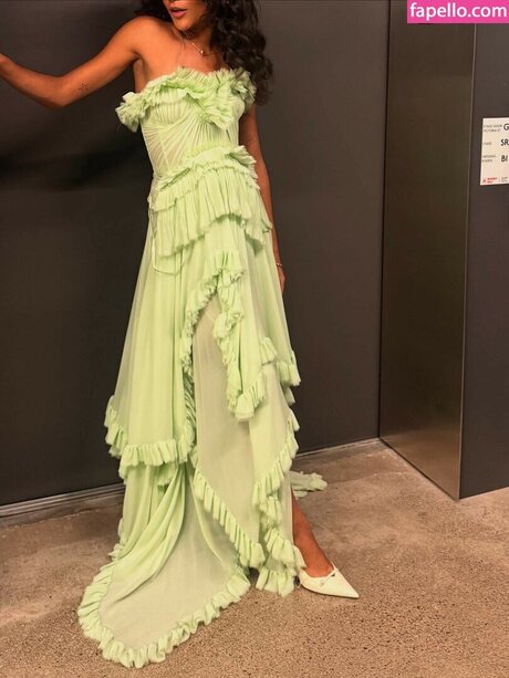 Olivia Dean アートスター 画像