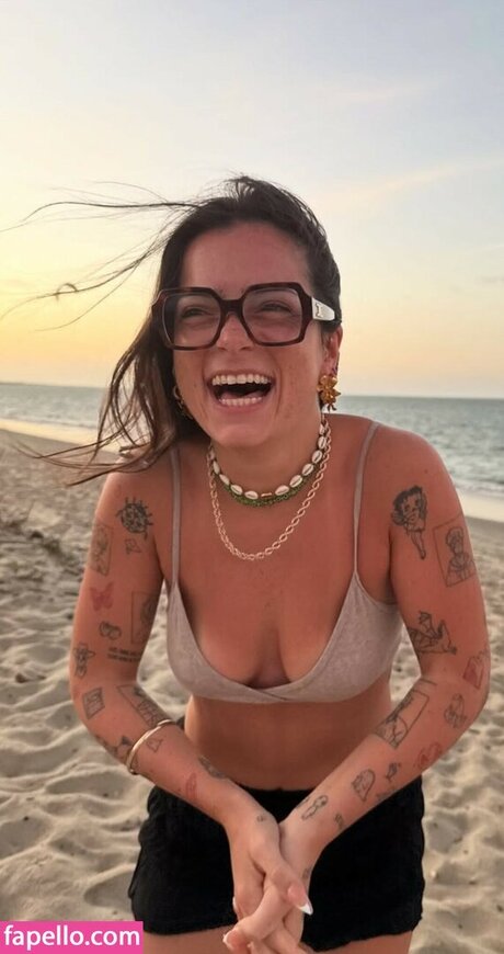 Julie Ferrat ポルノスター 無料 写真