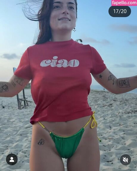 Julie Ferrat 裸のモデル アーカイブ