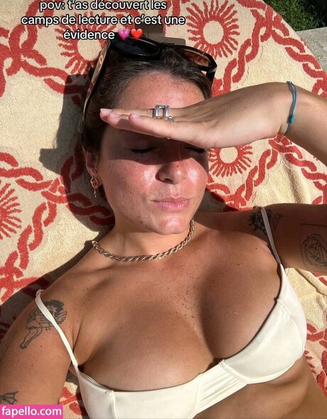 Julie Ferrat ポルノスター ヌード 画像