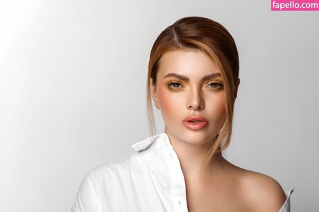 Ella Dvornik ポルノスター 写真