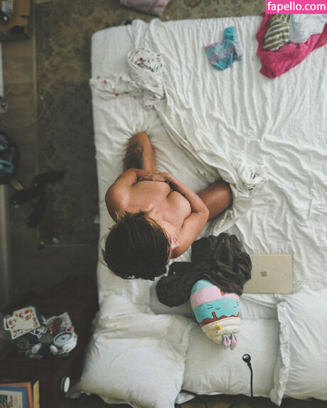 Ella Dvornik 完璧なモデル 画像