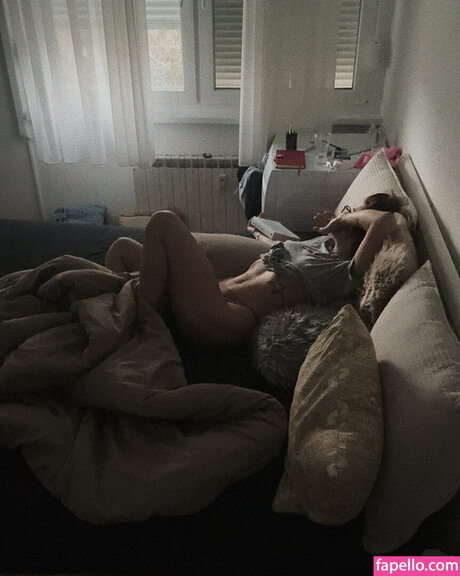 Ella Dvornik セクシーモデル ギャラリー