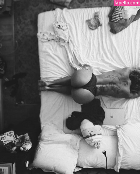 Ella Dvornik トップスター アーカイブ