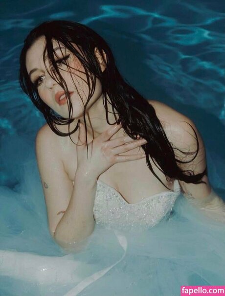 Jessie Paege ポルノスター セックス 写真