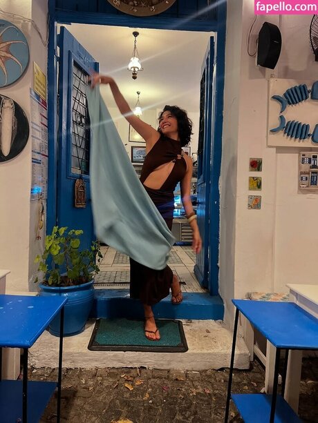 Ayb ke Pusat アダルトスター 写真