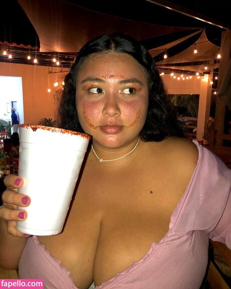 かわいいシーメールオンリーファンズ 無料 写真