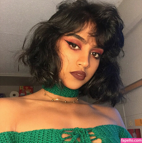 フィットネス熟女オンリーファンズ アート裸 画像