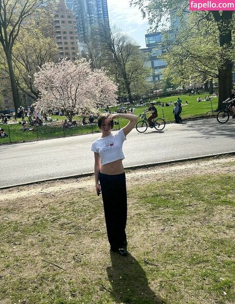 ディックスオンリーファンズ セクシー 写真