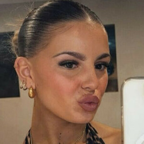 騎乗位熟女OnlyFans ホットセクシー 写真