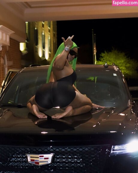 Sexxy Red ポルノモデル 写真