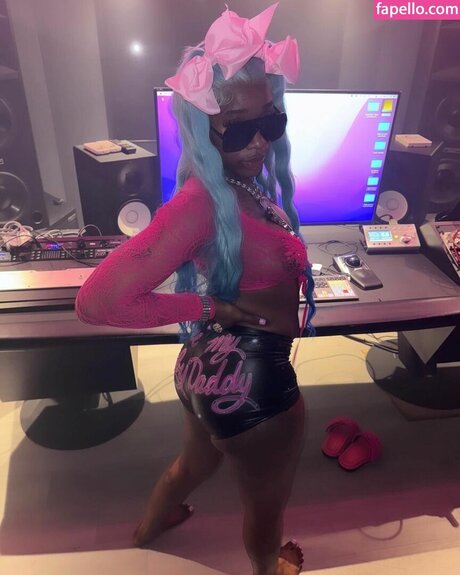 Sexxy Red ポルノスター 裸 アーカイブ