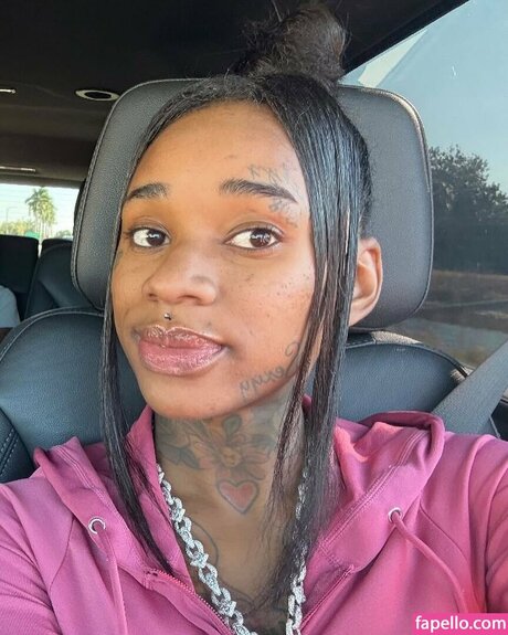 Sexxy Red ポルノモデル 写真