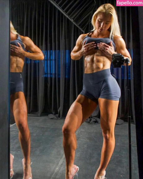 Leonarda Farkas トップ女優 写真