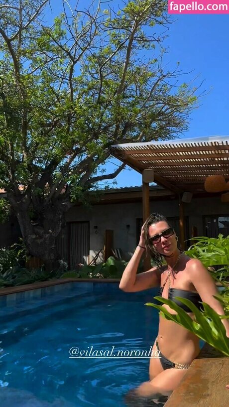 Camila Rodrigues セクシーなスター 写真