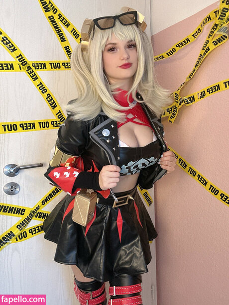 巨乳ティーンオンリーファンズ ホットセクシー 画像