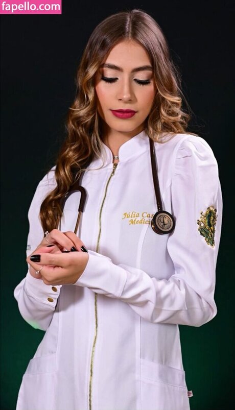 Julia Castrom 裸モデル 写真