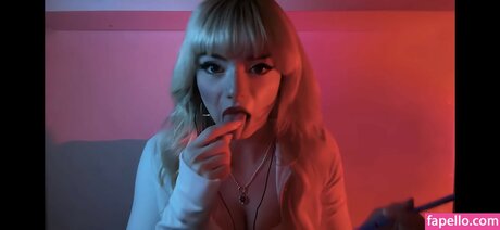 Emma s MySpace ポルノスター 可愛い 画像