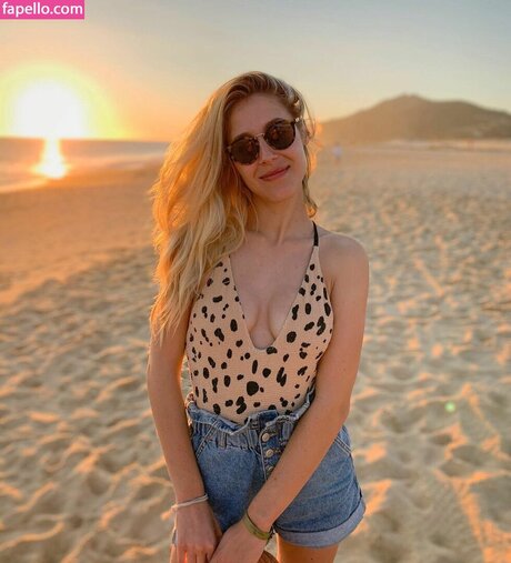 Lisa Gilroy 最高のスター 写真