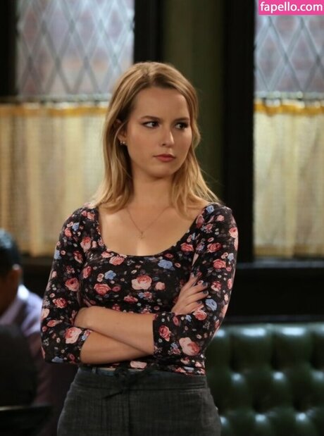 Bridgit Mendler 無料スター アーカイブ