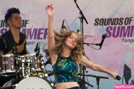 Bridgit Mendler アダルトスター アーカイブ