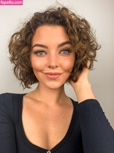 Jessie Farrell かわいいスター 写真