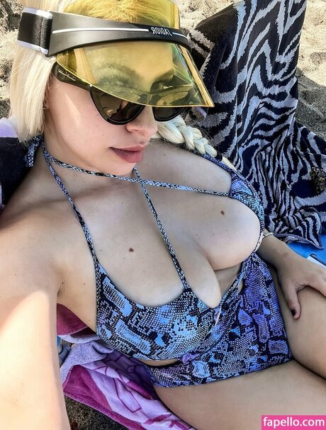 Carmen Caniglia HDモデル 画像