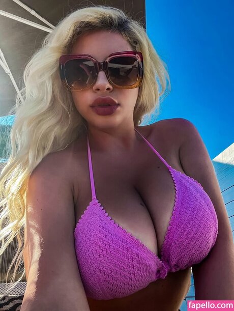 Carmen Caniglia セックスモデル 写真