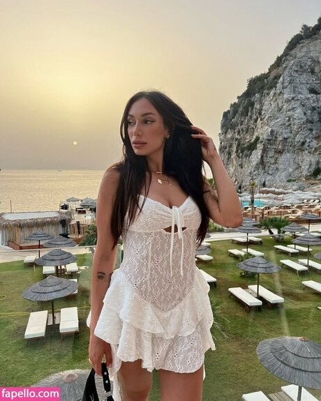 Eleonora Garrioli 裸のスター アーカイブ