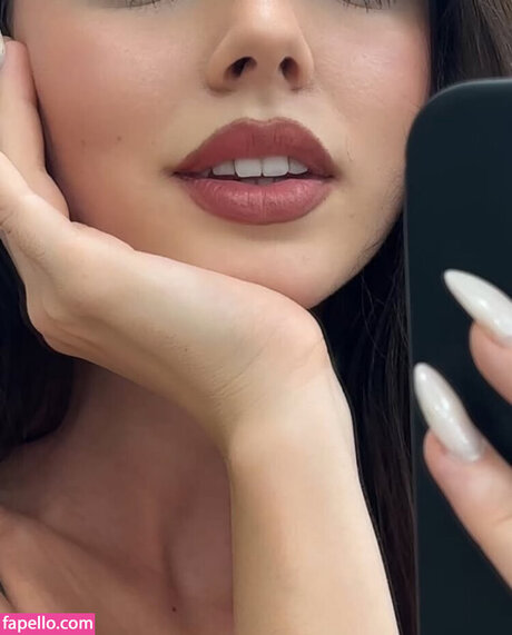 Chanel Soerholt モデル 写真