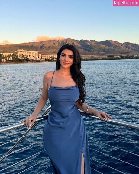 Zenoviajafar セクシーなスター 写真