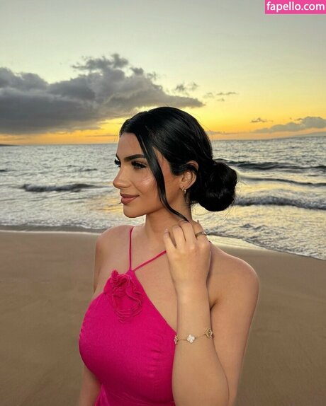 Zenoviajafar ヌードスター 写真