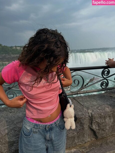 ぽっちゃり 主観視点 OnlyFans アートポルノ アーカイブ