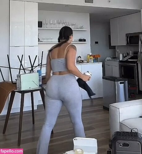 興奮した看護師OnlyFans 美しいヌード 写真