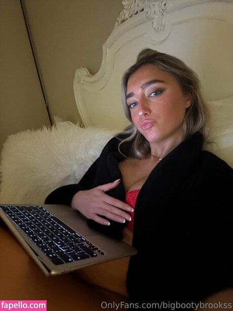 bigbootybrooks アートスター 写真