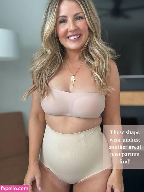 巨乳の黒人女性オンリーファンズ エロチック ギャラリー