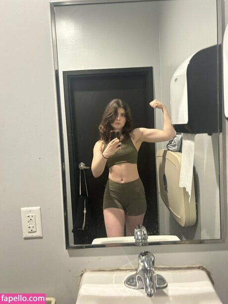 Squirtstain 裸のスター ギャラリー