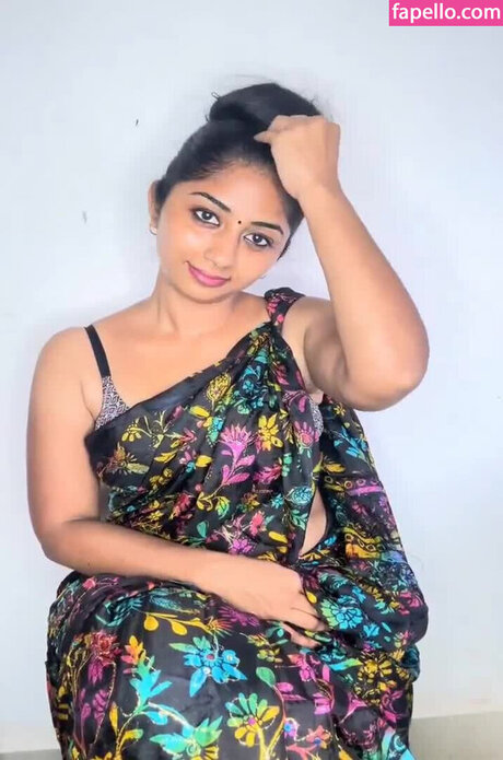 Sharmy Vlogs 高品質モデル 画像